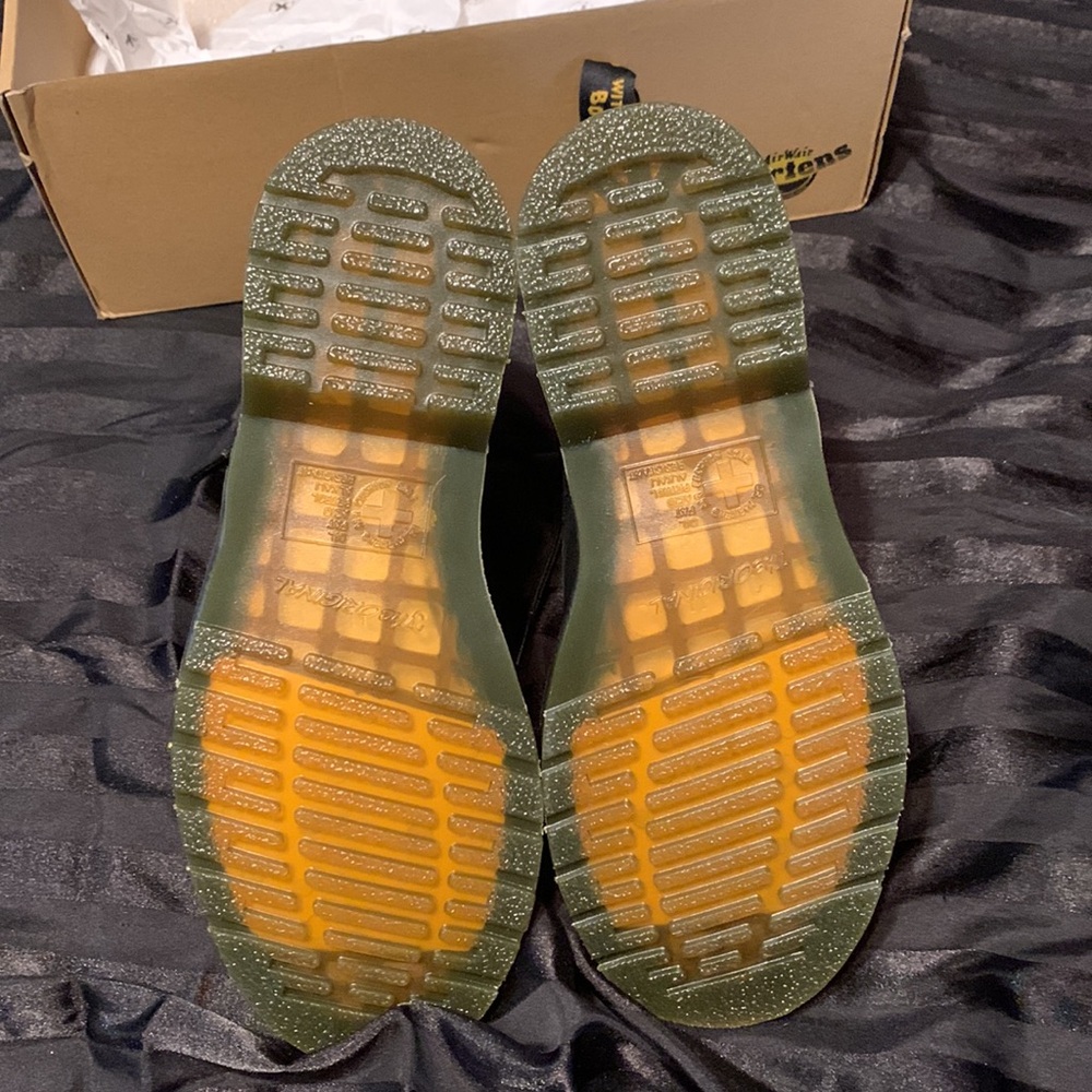 DR. MARTENS 1460 GREASY LEATHER LACE UP BOOTS - LADIES 8 - Picture 7 of 11